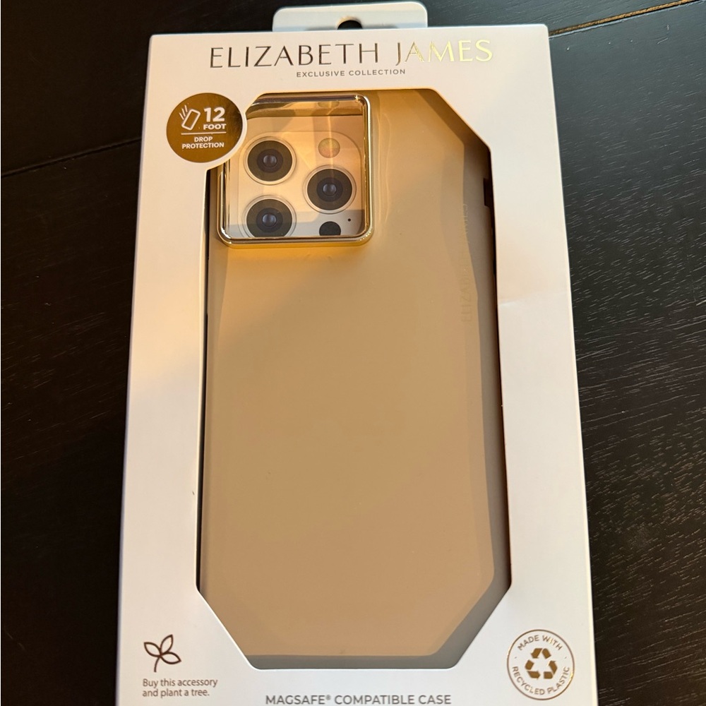 iPhone 15 Pro Max Elizabeth and James Beige & Gold MagSafe Phone Case